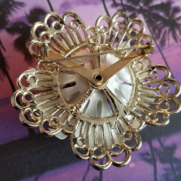Relisted - vintage Sarah Coventry large white flower brooch - Picture 5 of 6